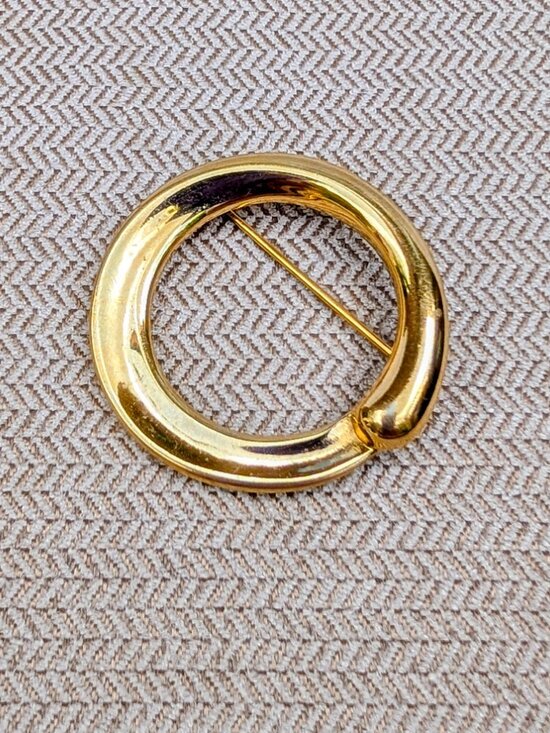 Monet Jewelry - Monet Swirling Brooch in Gold Tones - Vintage